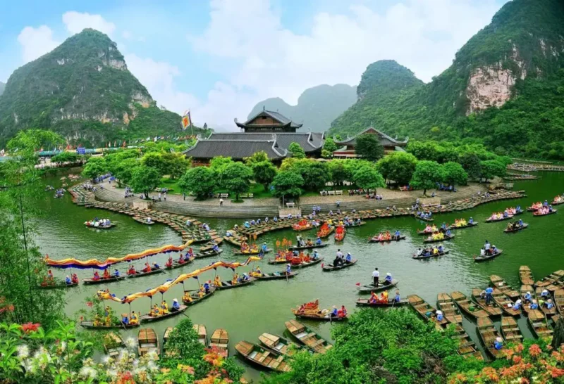 Tour Hà Nội, Hạ Long, Ninh Bình, Mộc Châu, Tà Xùa