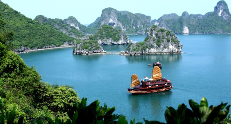 Tour Hà Nội - Ninh Bình - Hạ Long Bay - Hạ Long Park - Sapa - Fansipan