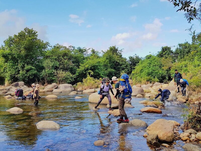 Tour du lịch Hồ Lăk -Trekking núi Chư Yang Sin